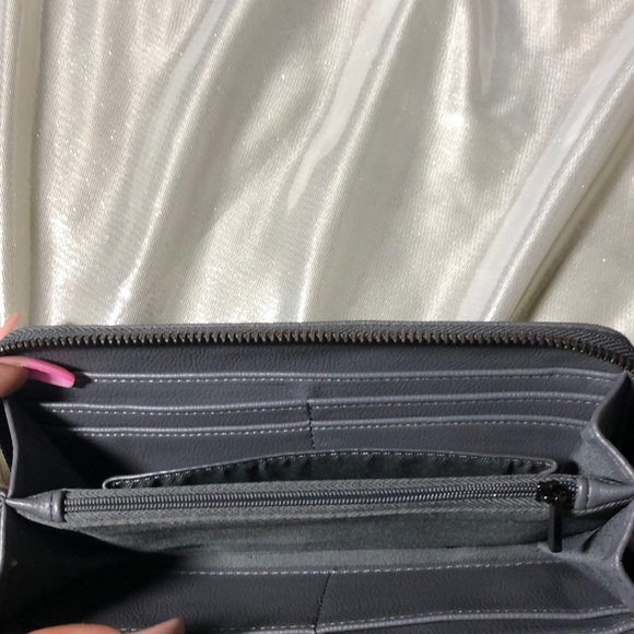 faux snakeskin wallet - Picture 5 of 8